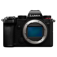 Panasonic Lumix DC-S5 + Lumix S PRO 24-105 mm f/4 MACRO O.I.S. - Digitální fotoaparát