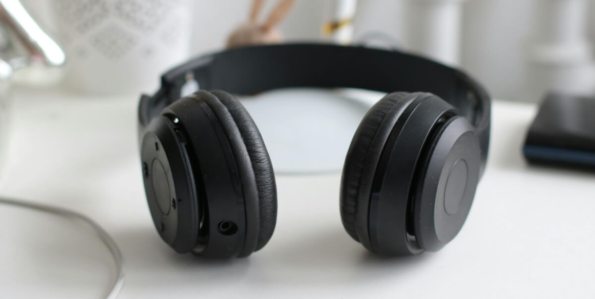 Impedance sluchátek, zdroj: pexels.com