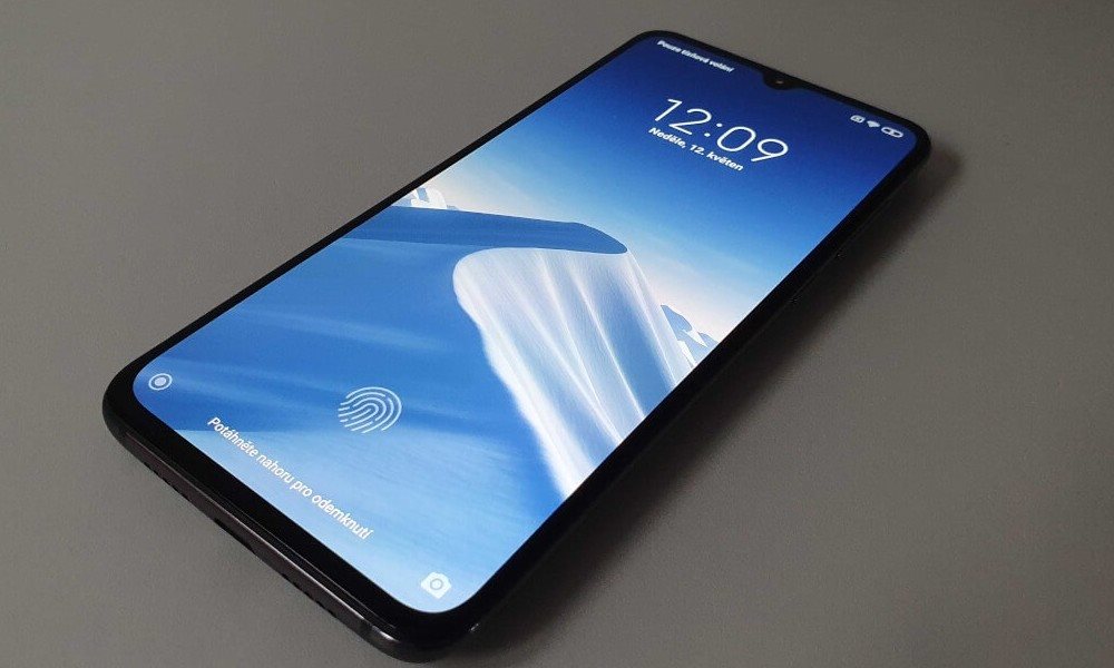 Xiaomi Mi 9, recenze, displej