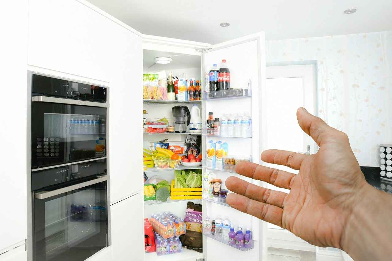 Proč je lednice hlučná?