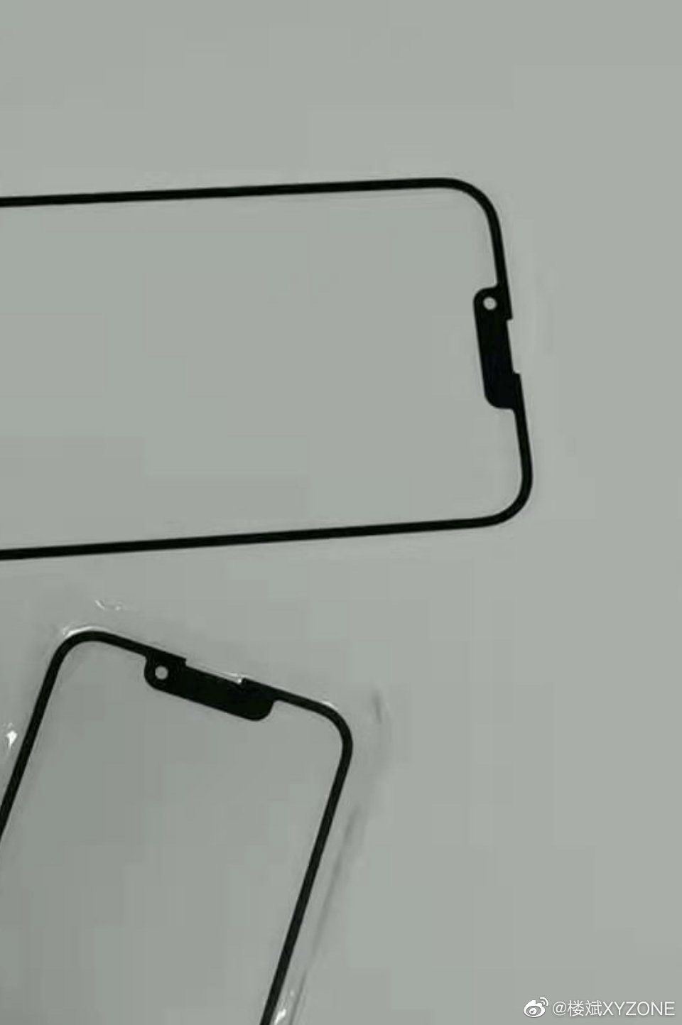 iPhone 13, foto čelního panelu