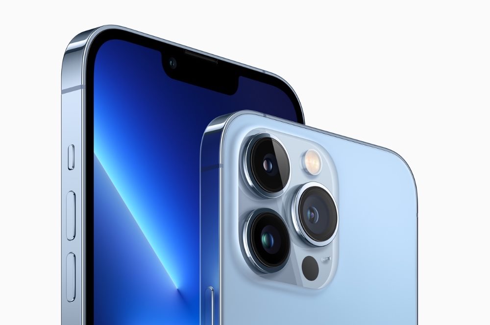 Historie iPhone, iPhone 13 Pro a 13 Pro Max (2021)