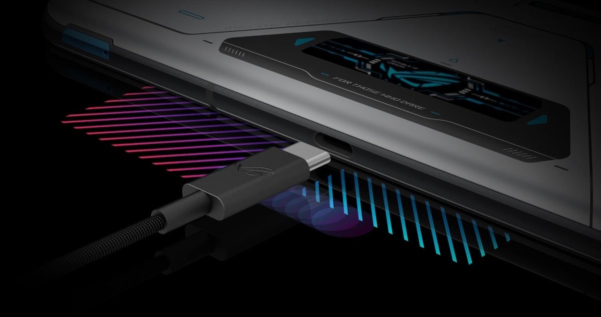 Asus ROG Phone 6, USB-C port na boku