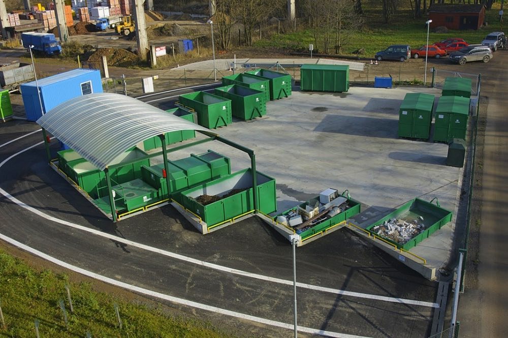 Třídění elektroodpadu, sběrný dvůr