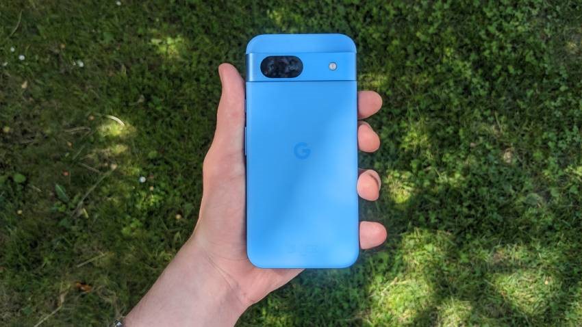 Google Pixel 8a, recenze, záda