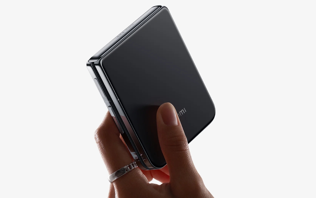 Xiaomi Mix Flip, materiály konstrukce