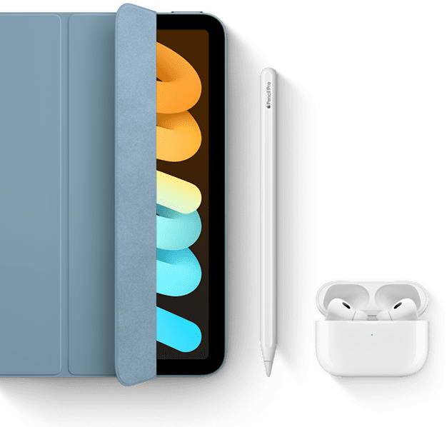 iPad&nbsp;mini při používání se Smart&nbsp;Foliem, Apple Pencilem&nbsp;Pro a&nbsp;AirPody&nbsp;Pro.