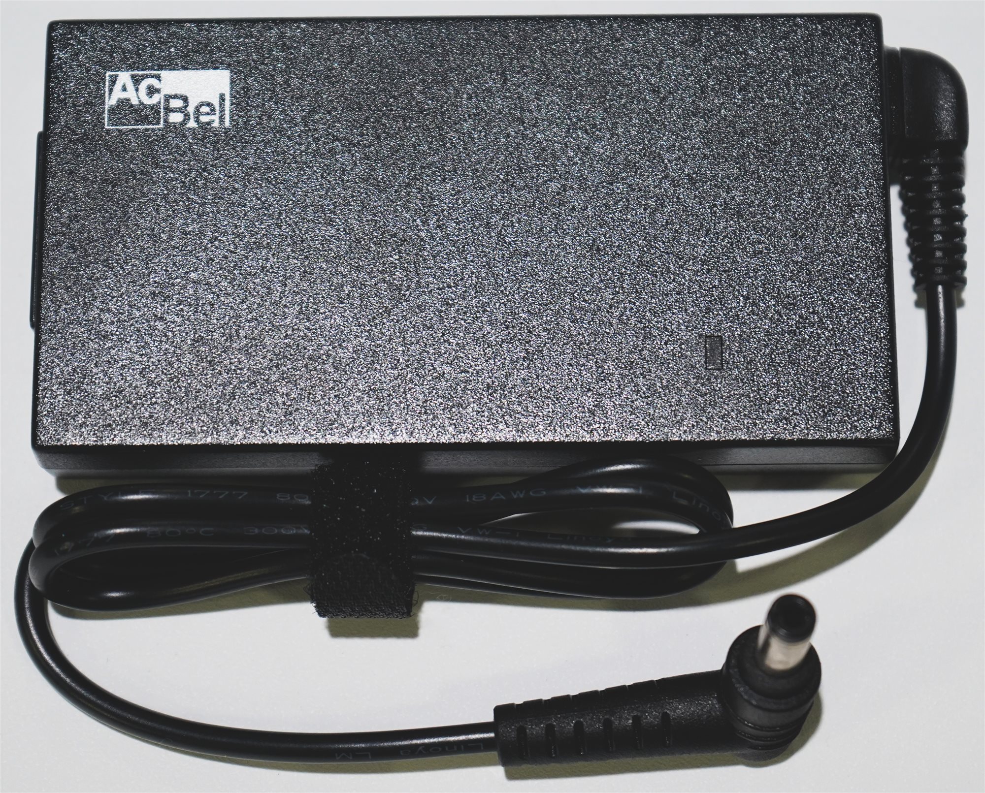 Adaptér pro Alza Ultrabook 65W černý Napájecí adaptér