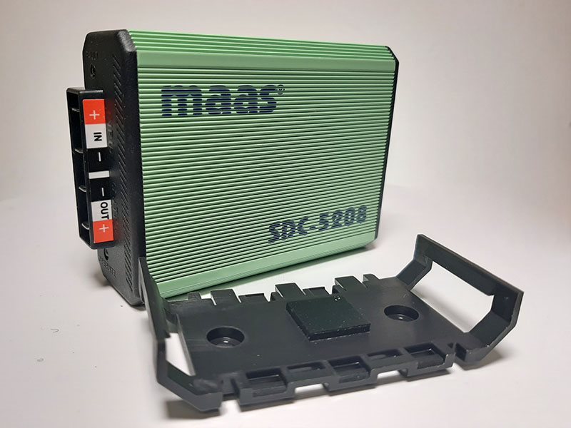 KPO SDC-5208 pulzný menič 24/12 V – 7/12 A Menič napätia