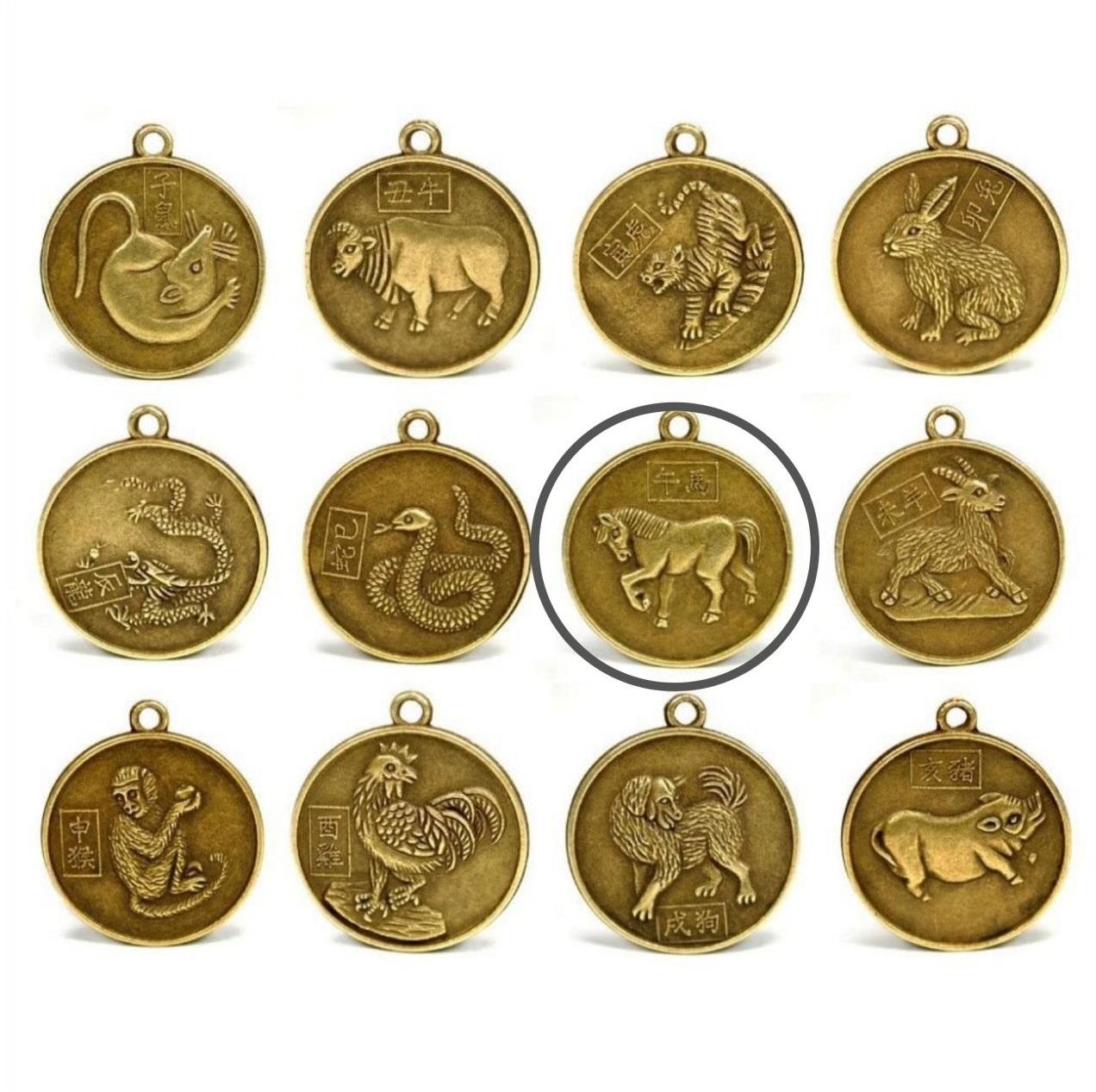 FENGSHUIHARMONY KŮŇ Mince Zodiak Přívěsek