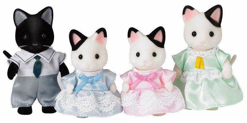 Sylvanian Families Family of Cats with Black Cat Figures