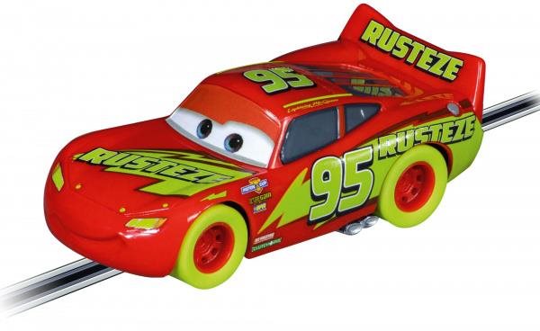 Carrera GO/GO+ 64220 Blesk McQueen – Glow Racer Autíčko na autodráhu