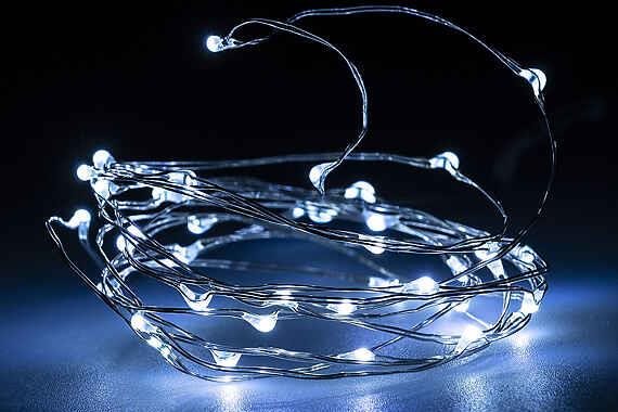 LAALU LED drôtik strieborný STUDENÁ BIELA 1,9 m Vianočné osvetlenie