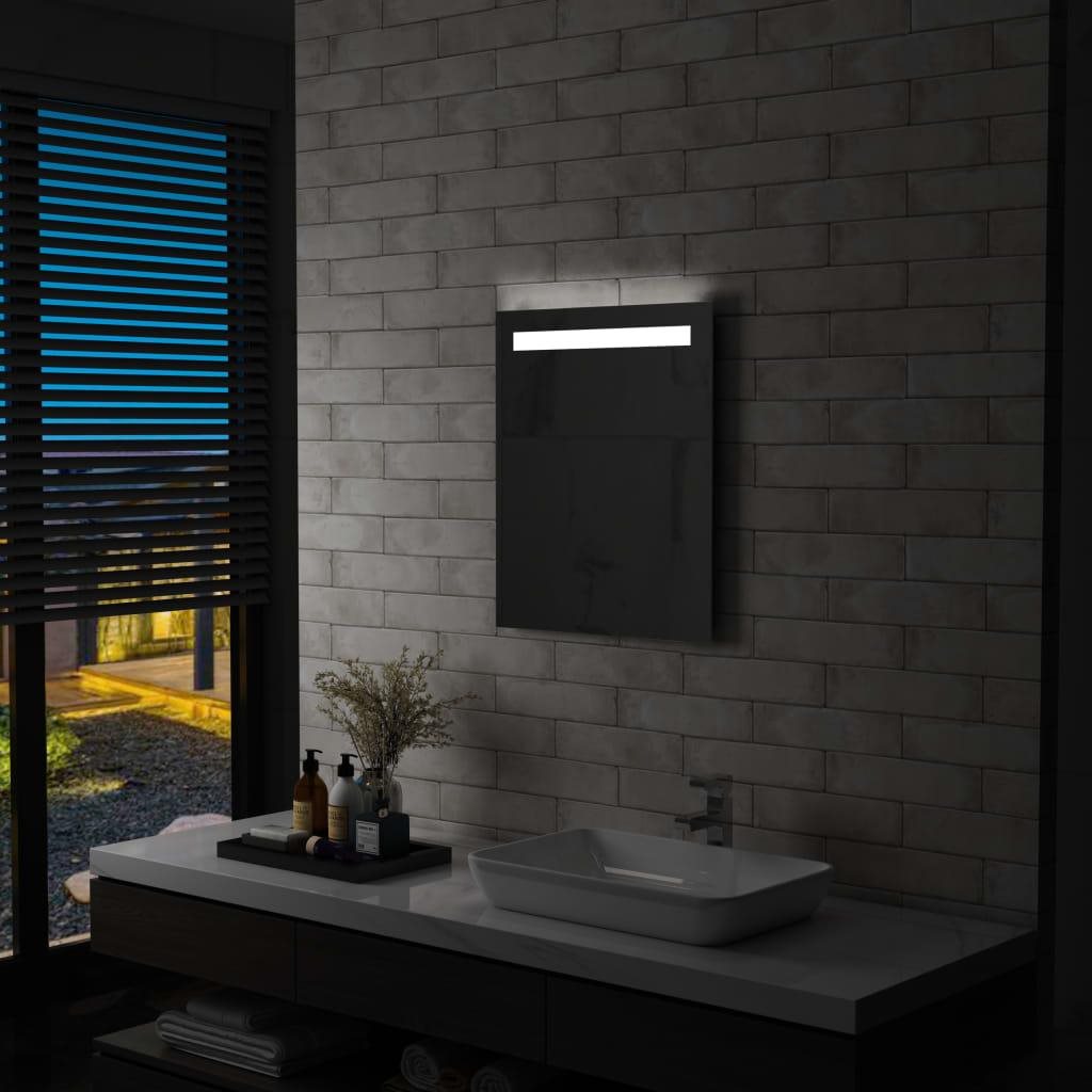 Kúpeľňové nástenné zrkadlo s LED osvetlením 50 × 60 cm Zrkadlo