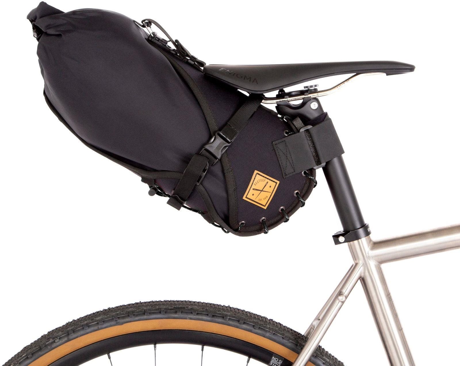 Restrap Podsedlová taštička Saddle Bag 8 l – black/black Taška na...