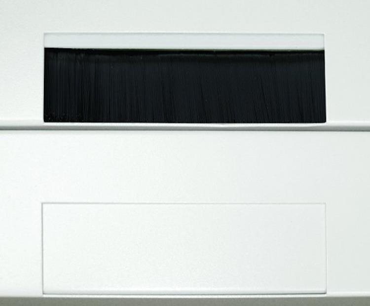 CONTEG DP-KP-KAR3-RAL-7035 kabelová průchodka s kartáčem, pro nástěnné rozvaděče, 150 × 56 mm, šedá