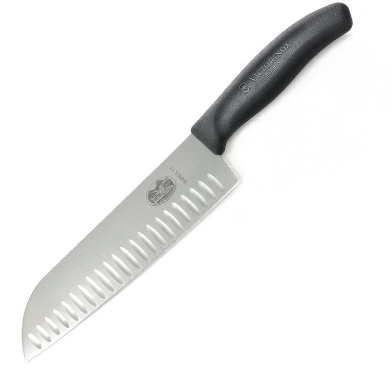Victorinox Nůž Santoku s vroubkovanou čepelí 17 cm