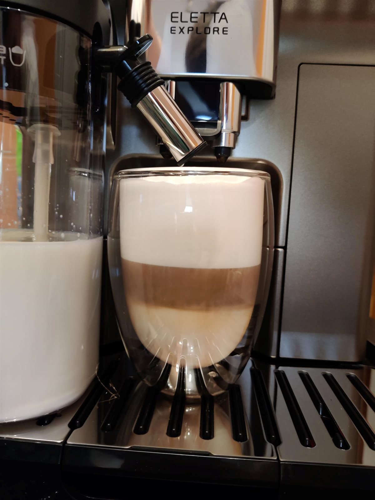 De'Longhi Eletta Explore espresso machine review