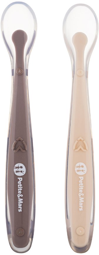 PETITE&MARS Silikonové lžičky s pouzdrem Take&Match Sand Cocoa 6m+, 2 ks