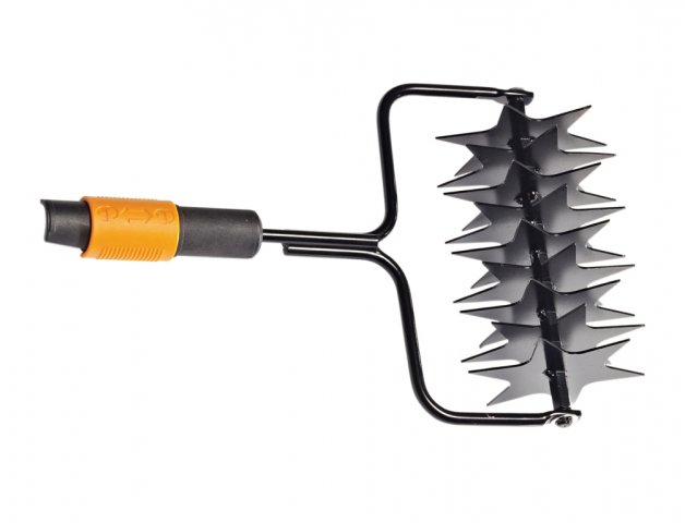 FISKARS Provzdušňovač trávníku 20 cm