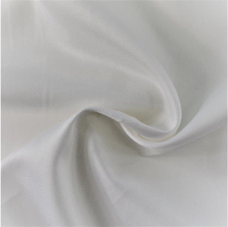 Brotex Bílé saténové prostěradlo 140 × 230 plachta bez gumy