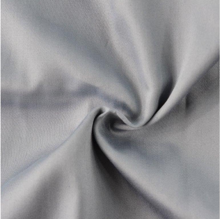 Brotex Napínací saténové prostěradlo světle šedé, 90 × 200 cm jednolůžko