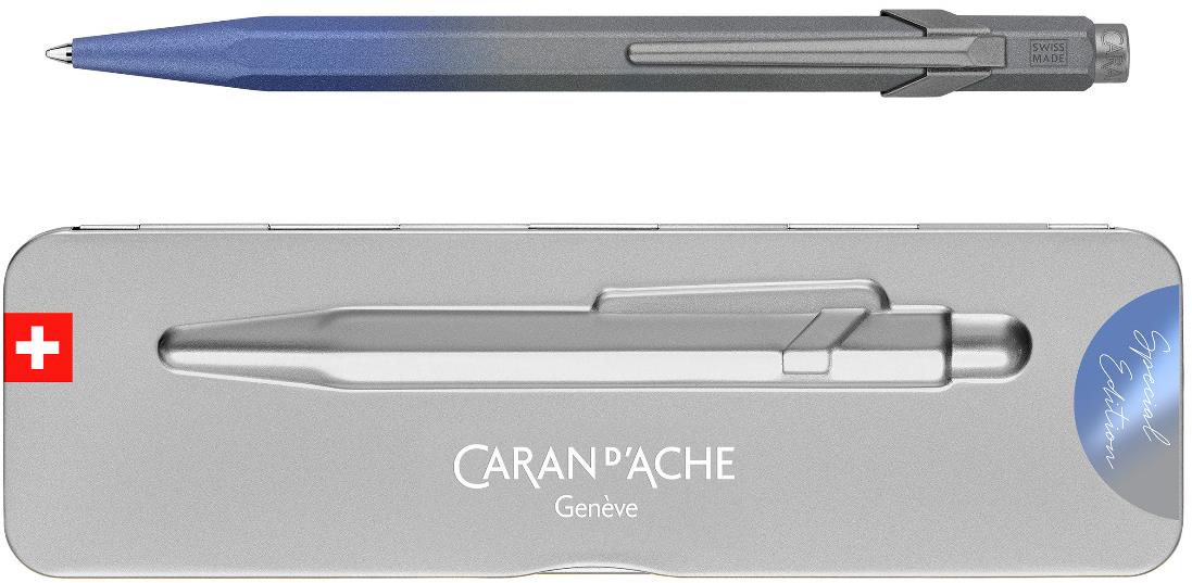 Propiska CARAN D'ACHE 849 v odstínu stormy blue