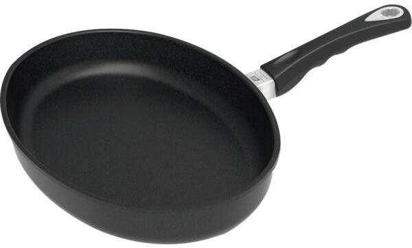 AMT Gastroguss Litinová pánev na ryby 41 cm, vhodná na indukci