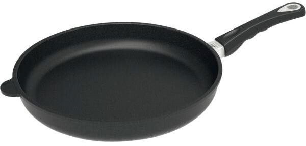 AMT Gastroguss Litinová pánev 32 cm, vhodná na indukci