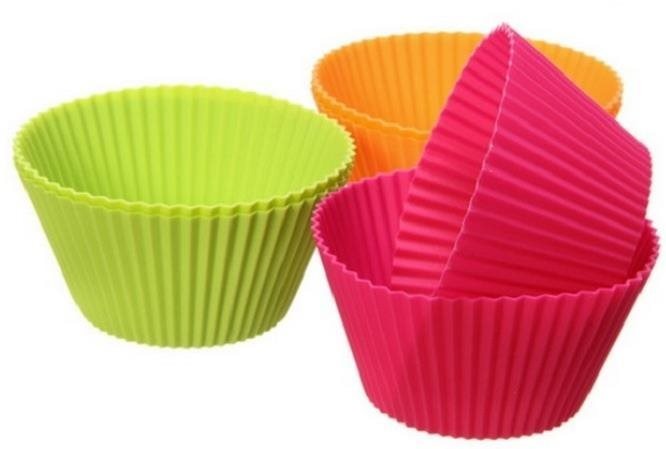 LEKUE Silikonové pečicí formy (košíčky) na muffiny 12 ks