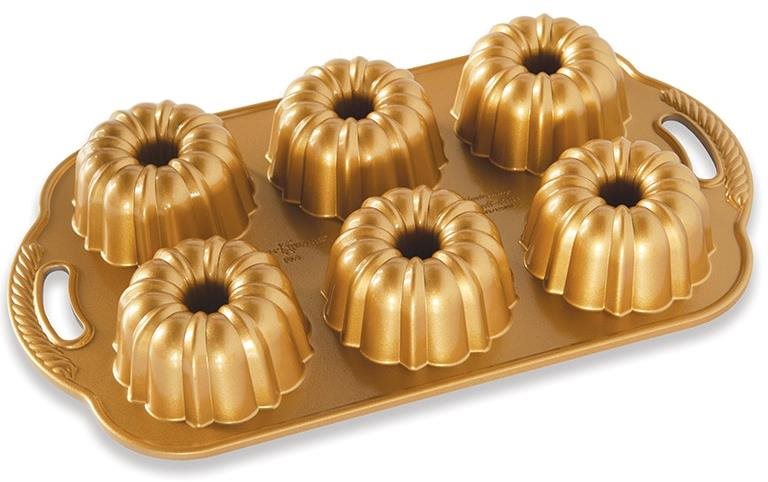 NORDIC WARE Kovový plát s šesti malými bábovkami ANNIVERSARY zlatý