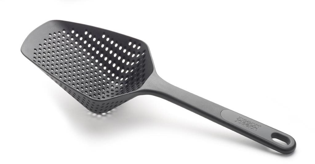 Cedníková lžíce SCOOP™ , velká, černá, Joseph Joseph
