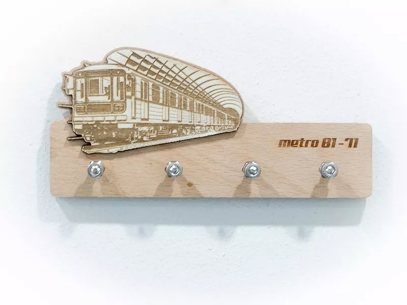 ŠN Designový dřevěný věšák na klíče Metro 81-71