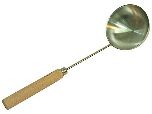 NIKKARIEN OY Naběračka do sauny s dřevěnou rukojetí 38 cm