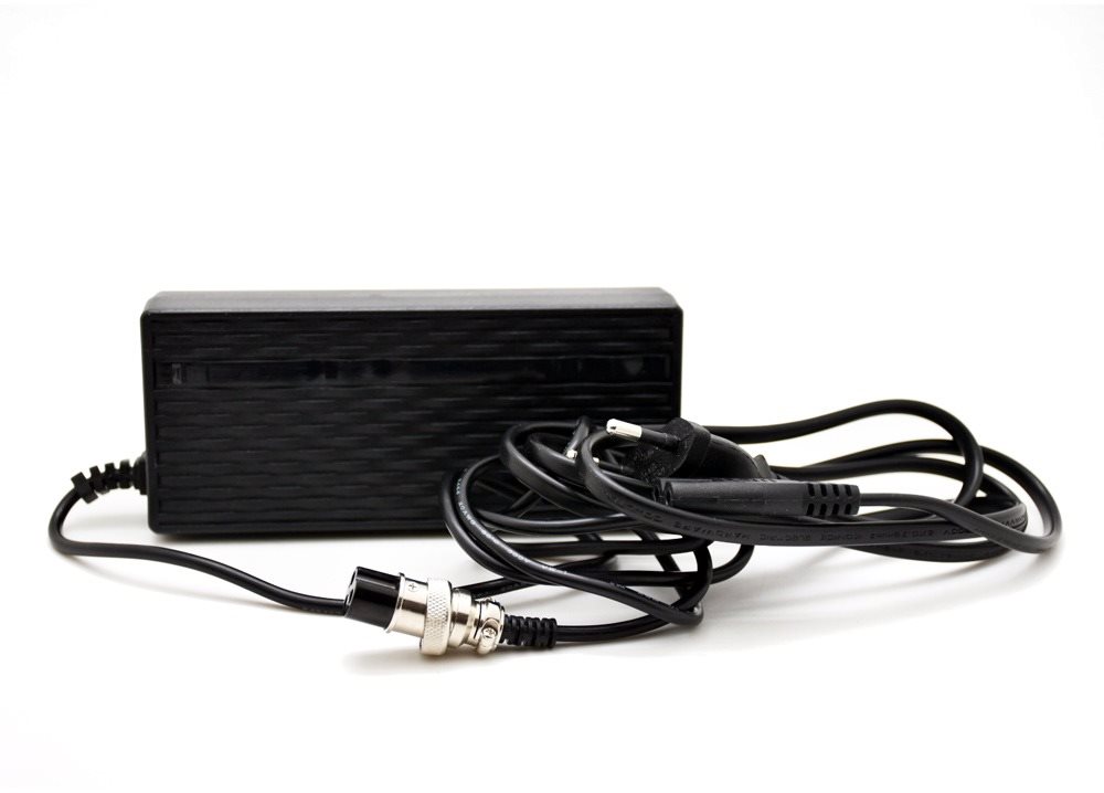 Nabíječka baterie pro elektrokoloběžku BLUETOUCH BT350