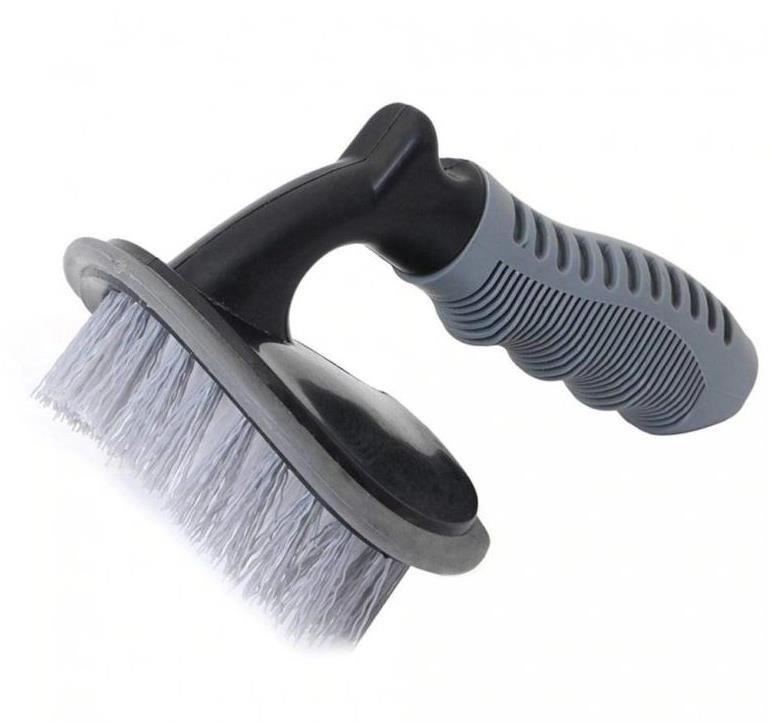 Kartáč na pneumatiky